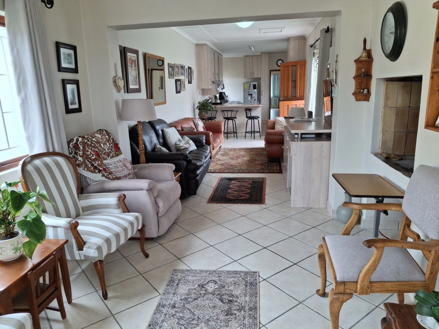 5 Bedroom Property for Sale in Hartenbos Central Western Cape